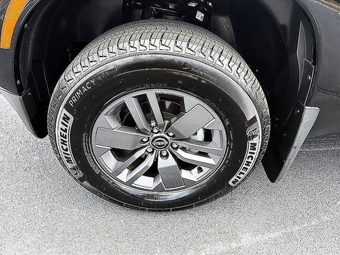 Certified 2025 Nissan Frontier SV w/ SV Convenience Package AWD/4WD image 8