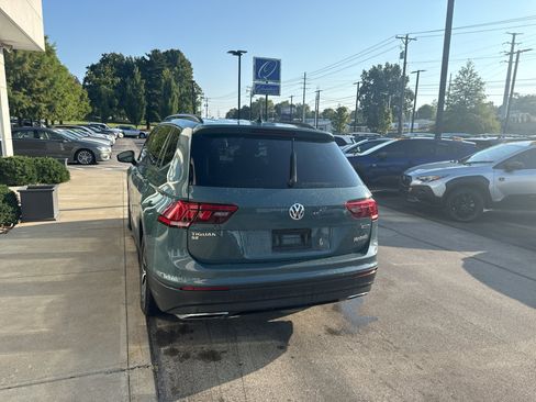 Used 2019 Volkswagen Tiguan SE w/ Panoramic Sunroof Package AWD/4WD image 4