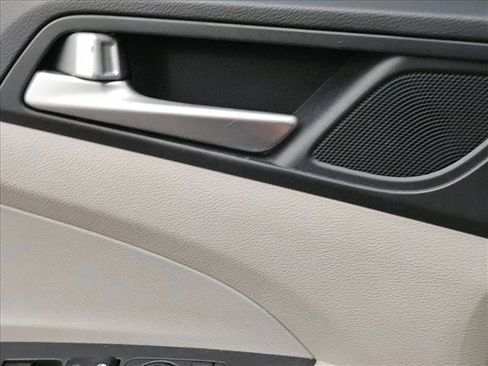 Used 2021 Hyundai Tucson SEL FWD image 8