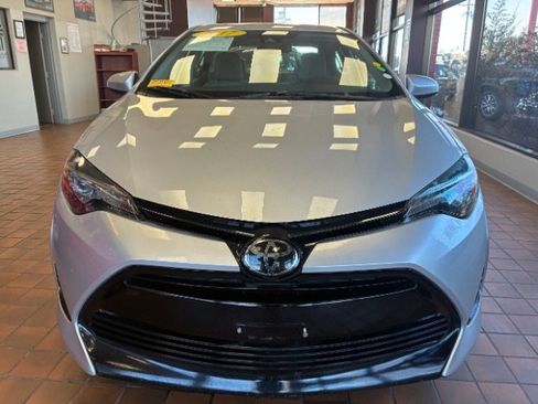 Used 2017 Toyota Corolla LE image 5