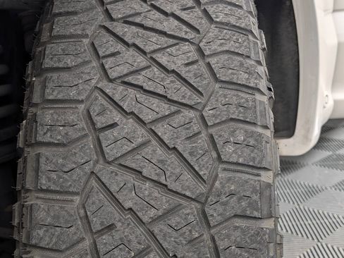 Used 2018 Ford F150 Platinum w/ Equipment Group 701A Luxury RWD image 26