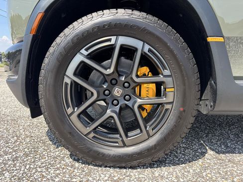 Used 2027 Rivian R2 Performance Dual AWD/4WD image 31