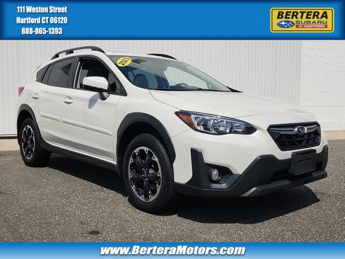 Used 2023 Subaru Crosstrek 2.0i Premium image 1