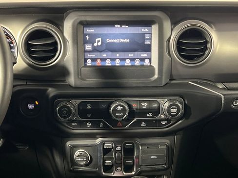 Used 2023 Jeep Gladiator Sport image 21