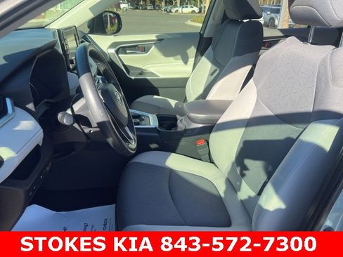 Used 2020 Toyota RAV4 XLE image 21