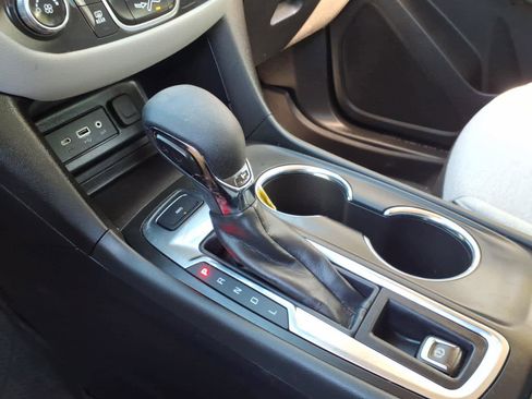 Used 2022 Chevrolet Equinox LS w/ LPO, Floor Liner Package image 19