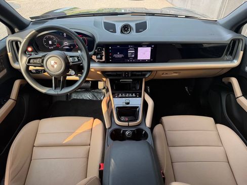 Certified 2026 Porsche Cayenne AWD/4WD image 16
