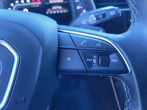 Used 2022 Audi Q8 Premium Plus image 20