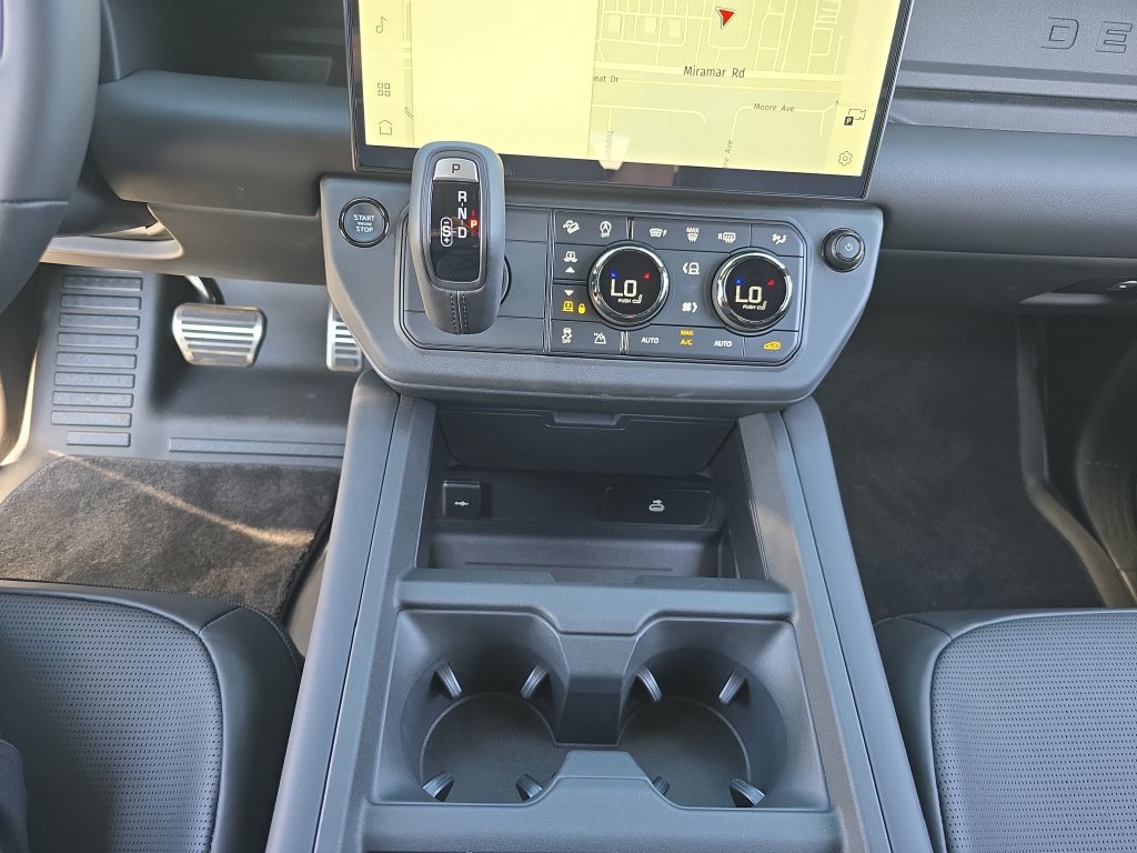 New 2026 Land Rover Defender 110 OCTA AWD/4WD image 26