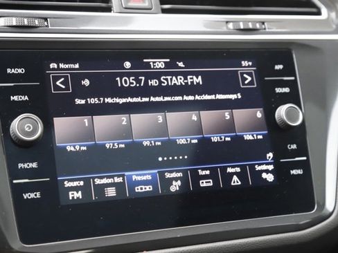 Used 2022 Volkswagen Tiguan SE image 25