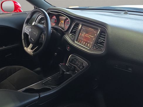 Used 2016 Dodge Challenger SRT Hellcat image 15