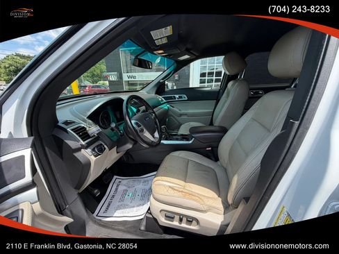 Used 2015 Ford Explorer XLT w/ Equipment Group 202B FWD image 8