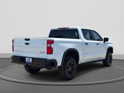 Used 2023 Chevrolet Silverado 1500 ZR2 w/ Technology Package AWD/4WD image 5