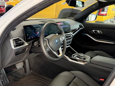 Used 2023 BMW 330e w/ Convenience Package image 15