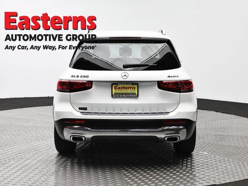 Used 2021 Mercedes-Benz GLB 250 4MATIC image 6
