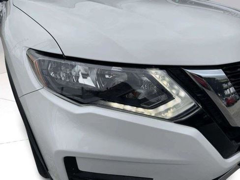Used 2019 Nissan Rogue SV FWD image 10