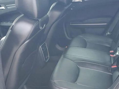Used 2020 Chrysler 300 Touring L w/ Quick Order Package 2EF image 10