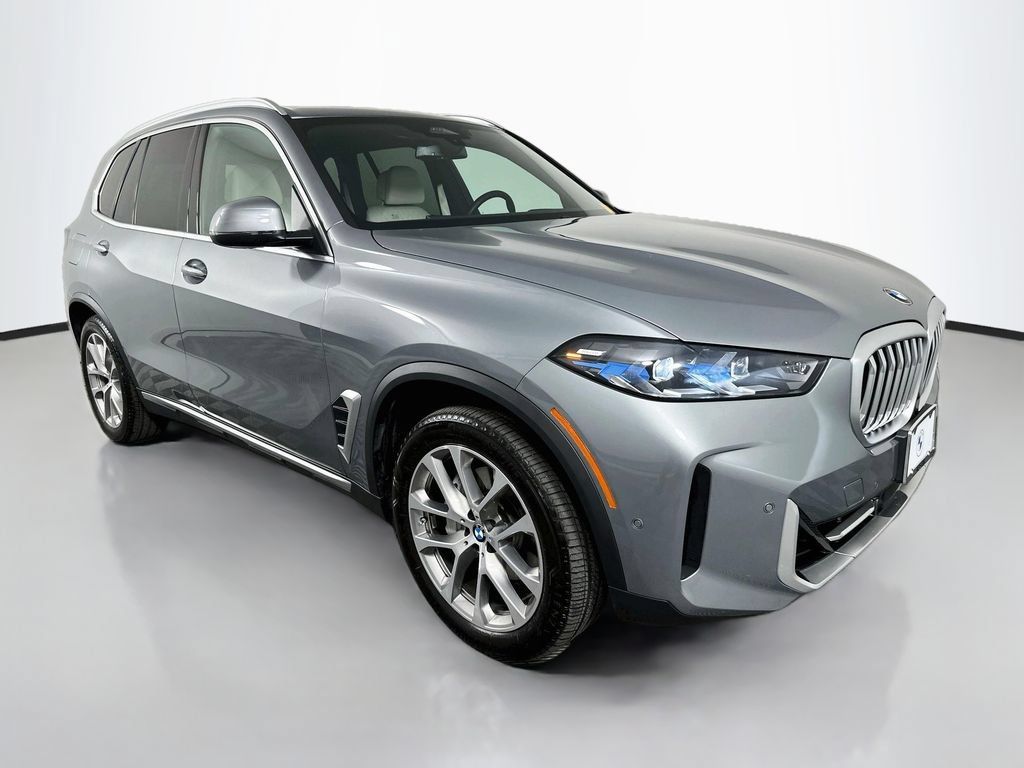 Used 2024 BMW X5 xDrive40i w/ Premium Package AWD/4WD image 3