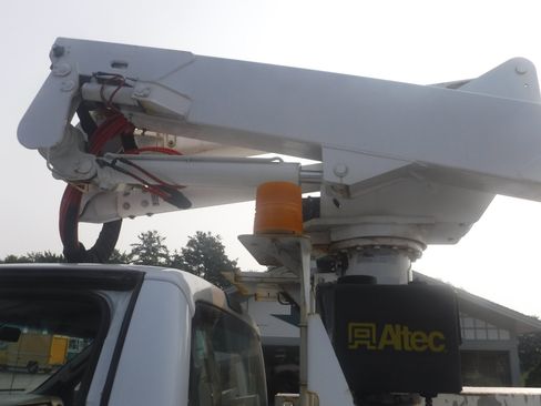 Used 2008 Ford F550 4x4 Regular Cab Super Duty image 12