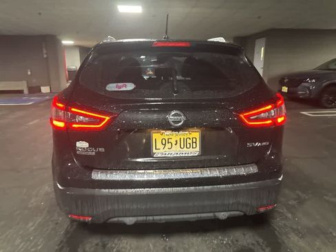 Used 2020 Nissan Rogue Sport SV image 16