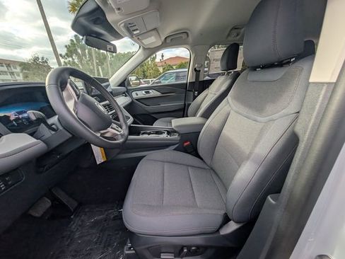 New 2026 Ford Explorer Active RWD image 13