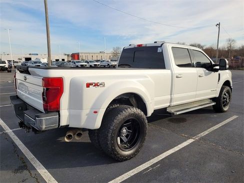 Used 2022 Ford F350 Lariat w/ Lariat Ultimate Package image 3