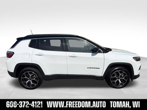 Used 2025 Jeep Compass Limited AWD/4WD image 6