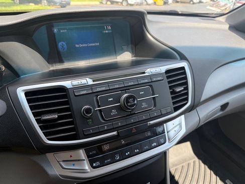 Used 2013 Honda Accord LX image 23