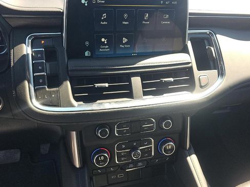Used 2024 Chevrolet Tahoe Z71 w/ Luxury Package AWD/4WD image 6