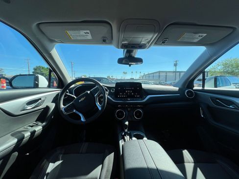Used 2025 Chevrolet Blazer LT image 33