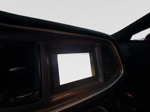 Used 2020 Dodge Challenger SXT RWD image 19