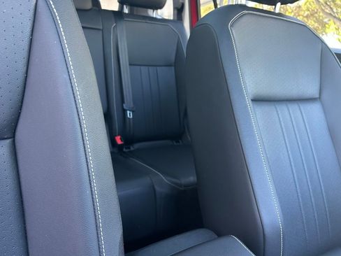 Used 2022 Volkswagen Tiguan SE image 35