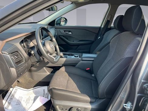 Used 2023 Nissan Rogue SV image 10