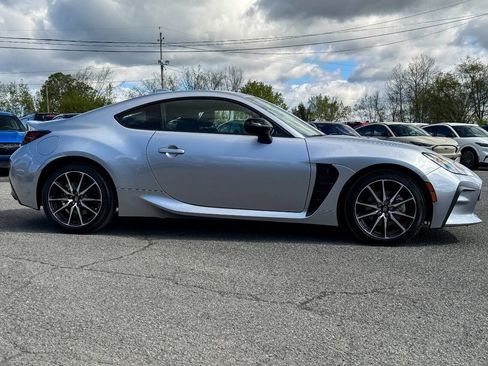 Used 2024 Toyota GR86 RWD image 2