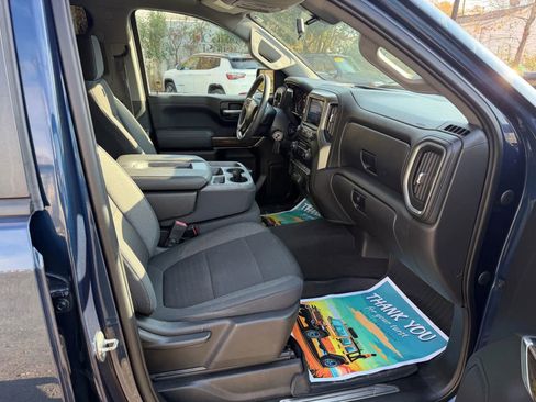 Used 2020 Chevrolet Silverado 1500 LT w/ LT Value Package image 22