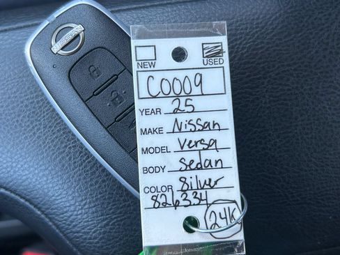 Used 2025 Nissan Versa SV FWD image 33