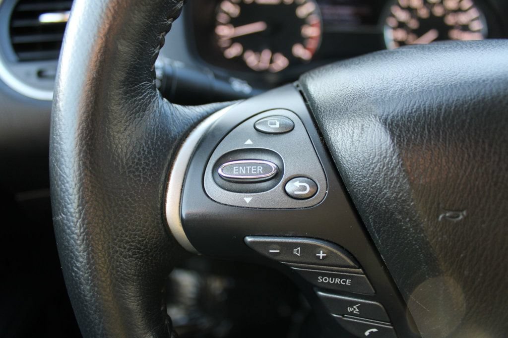 Used 2020 Nissan Pathfinder SL FWD image 21
