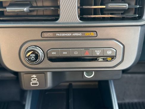 Used 2025 Ford Maverick XL w/ 4K Tow Package AWD/4WD image 29