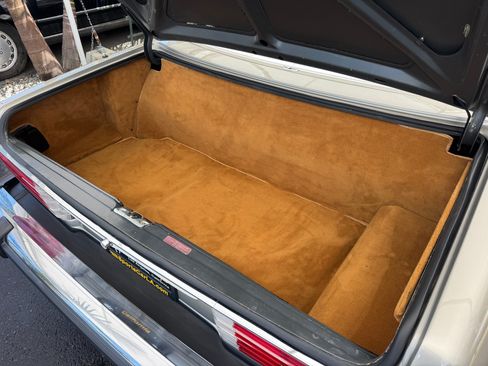 Used 1988 Mercedes-Benz 560 SL image 19