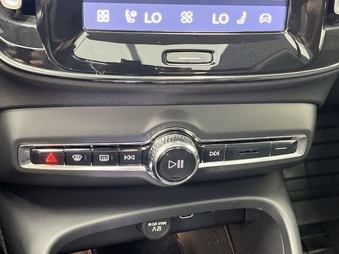 Used 2023 Volvo XC40 B5 Ultimate w/ Protection Package Premier AWD/4WD image 21