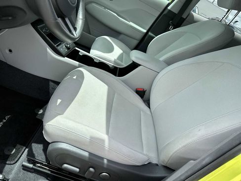 Used 2024 Hyundai Kona SEL w/ Convenience Package FWD image 11