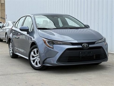 Used 2024 Toyota Corolla LE image 2
