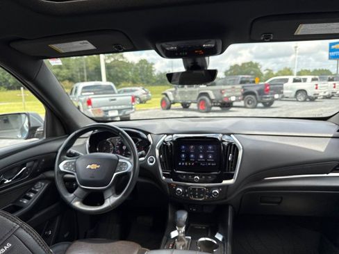 Used 2023 Chevrolet Traverse High Country w/ LPO, Floor Liner Package image 18