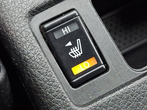 Used 2018 Nissan Rogue SV image 24