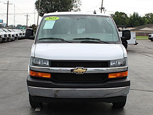 Used 2025 Chevrolet Express 2500 w/ Driver Convenience Package RWD image 13