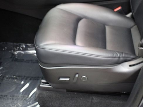 Used 2022 Tesla Model Y Long Range image 19