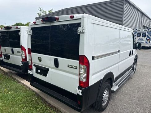 Used 2025 RAM ProMaster 2500 w/ U-Haul Equipment Group FWD image 14