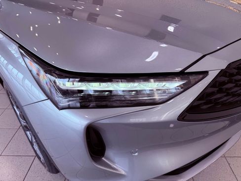 Used 2023 Acura MDX A-Spec image 18