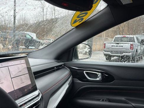 Certified 2025 Jeep Compass Trailhawk w/ Trailhawk Elite Group image 24