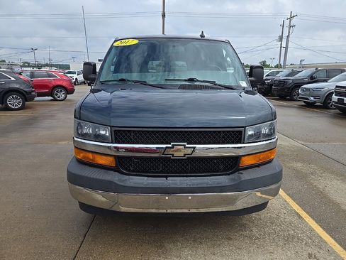 Used 2017 Chevrolet Express 3500 LT w/ LT Preferred Equipment Group image 4